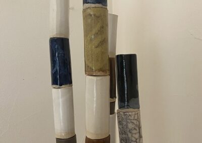 Totem sculptures en céramique